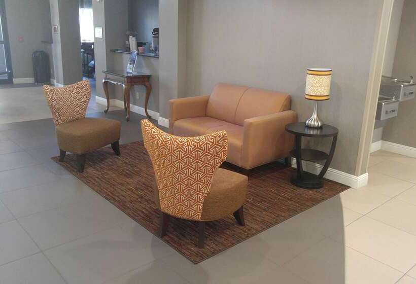 酒店 Best Western Plus Delta Inn & Suites