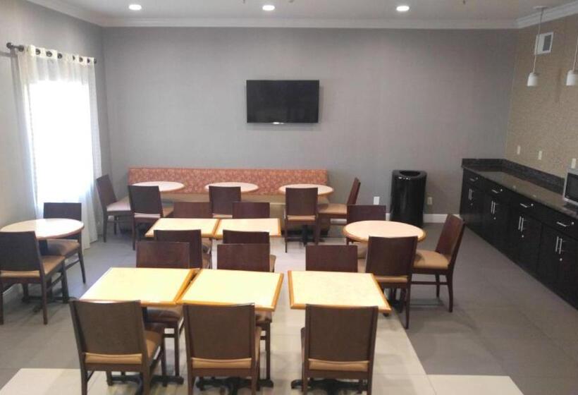 酒店 Best Western Plus Delta Inn & Suites