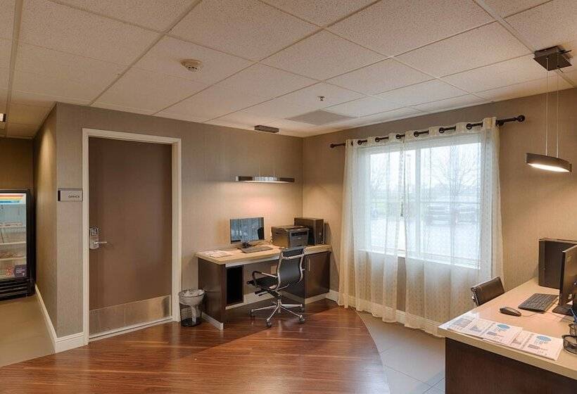 酒店 Best Western Plus Delta Inn & Suites