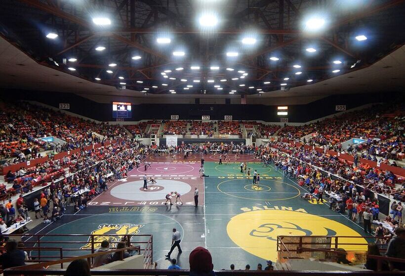 Отель Best Western Plus Midwest Inn & Suites