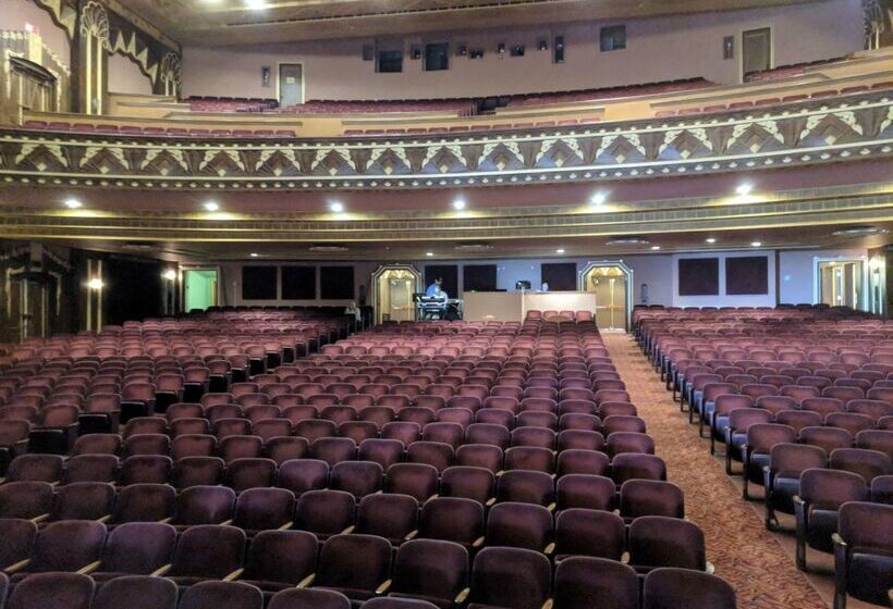 Отель Best Western Plus Midwest Inn & Suites