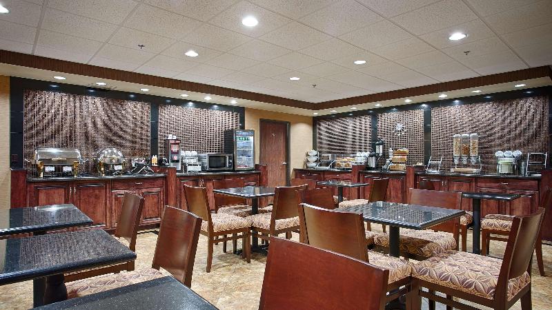 Отель Best Western Plus Midwest Inn & Suites