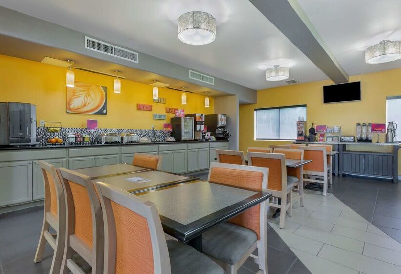 فندق Best Western Plus The Four Corners Inn