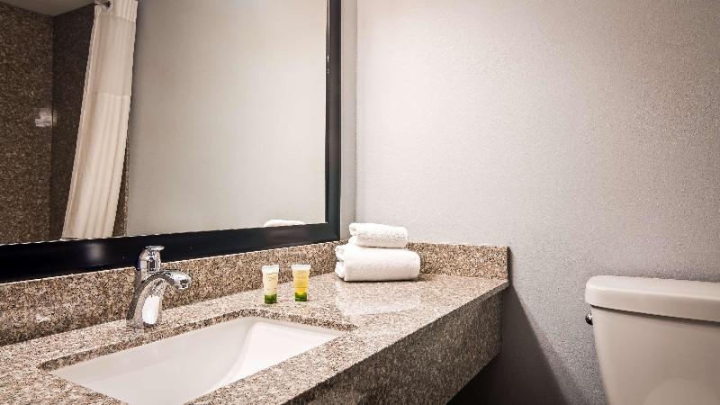 فندق Best Western Plus The Four Corners Inn