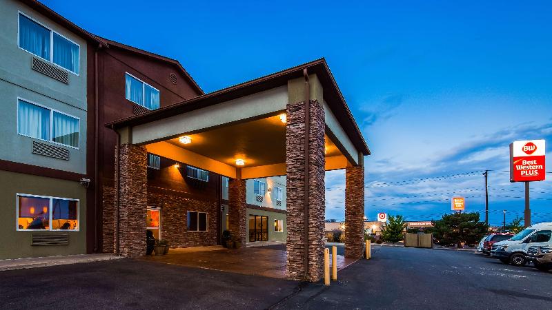 فندق Best Western Plus The Four Corners Inn