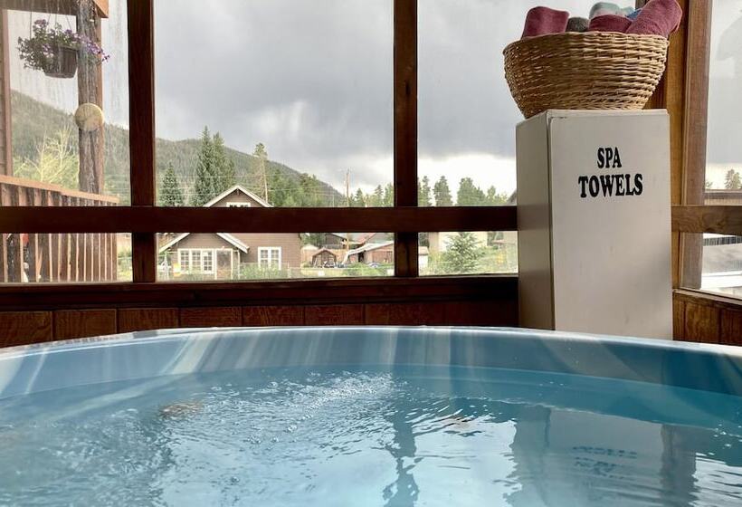 فندق Big Horn Lodge