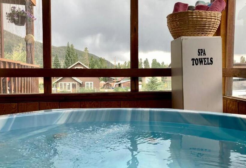 فندق Big Horn Lodge