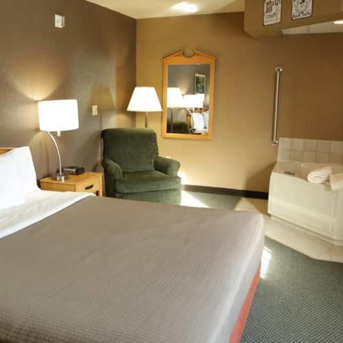 Boarders Inn And Suites By Cobblestone Hotels   Fayette