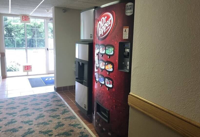 Boarders Inn And Suites By Cobblestone Hotels   Fayette