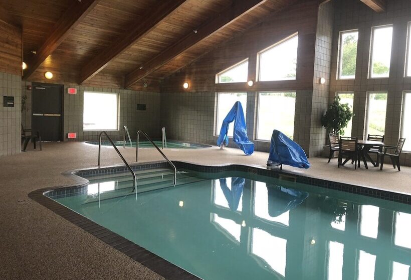 Boarders Inn And Suites By Cobblestone Hotels   Fayette