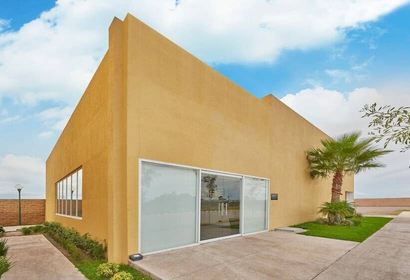 בית מלון כפרי City Express By Marriott Durango