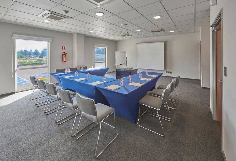 בית מלון כפרי City Express By Marriott Durango