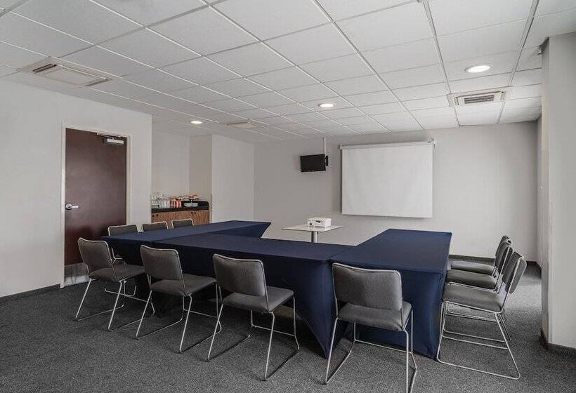 Отель City Express By Marriott Queretaro Jurica