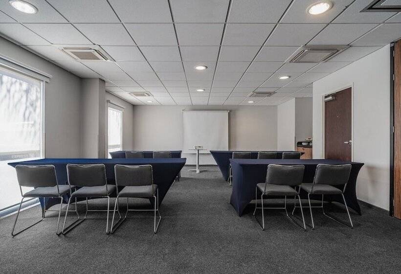 Отель City Express By Marriott Queretaro Jurica