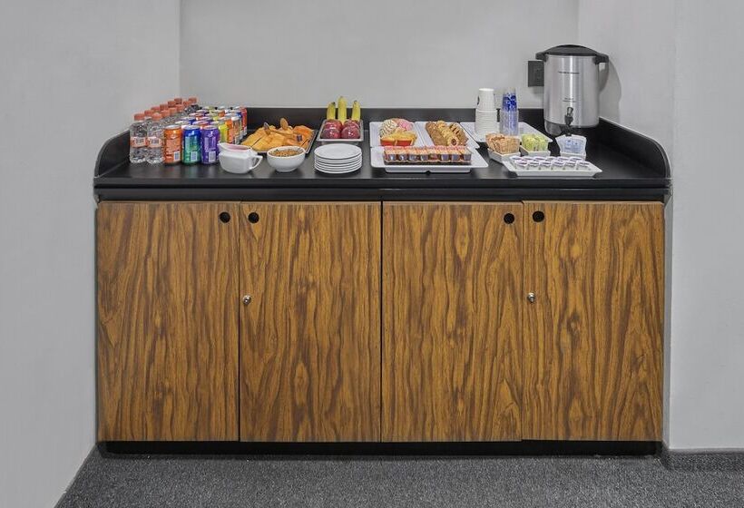 Отель City Express By Marriott Queretaro Jurica