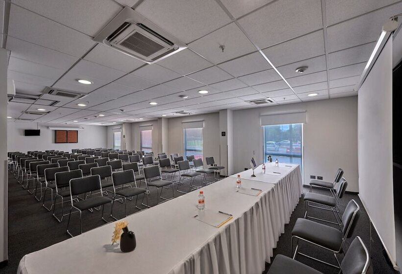 Отель City Express By Marriott Queretaro Jurica