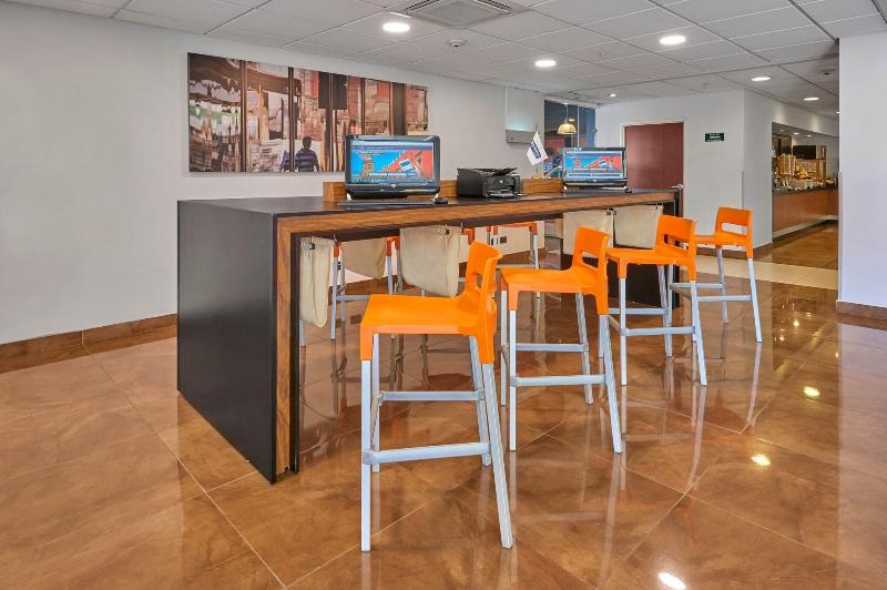 Отель City Express By Marriott Queretaro Jurica