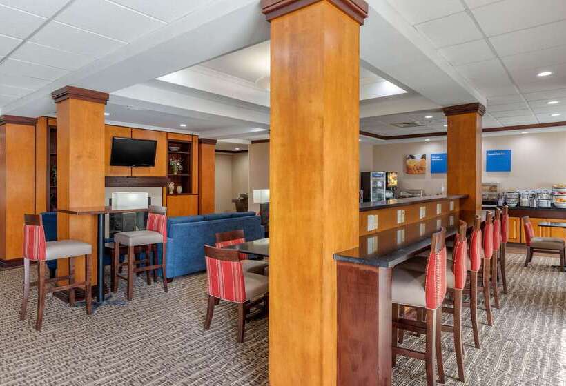 فندق Comfort Inn & Suites