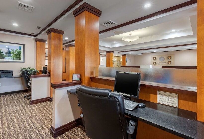 فندق Comfort Inn & Suites