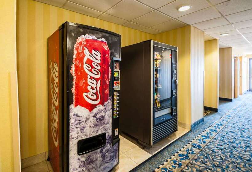 هتل Comfort Inn & Suites