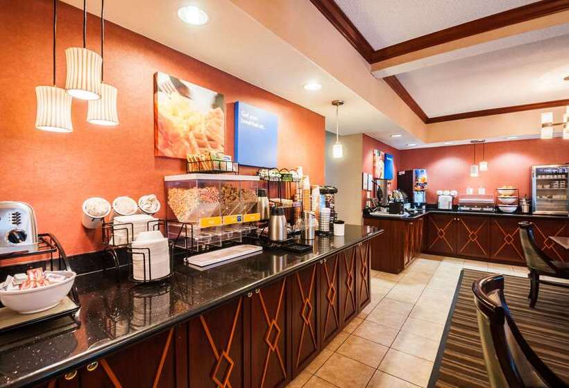 ホテル Comfort Inn & Suites