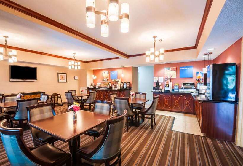 ホテル Comfort Inn & Suites