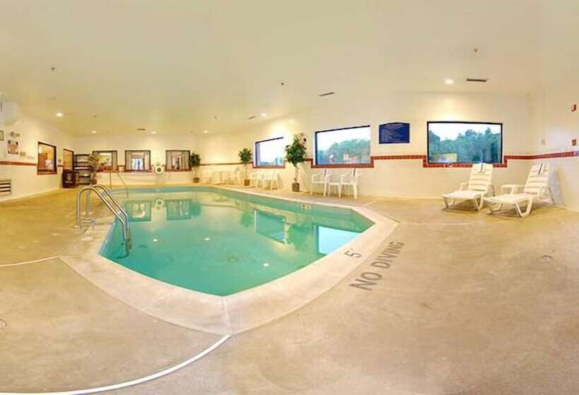 هتل Comfort Inn & Suites