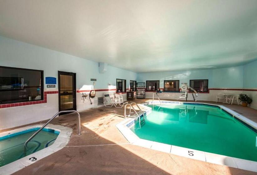 ホテル Comfort Inn & Suites