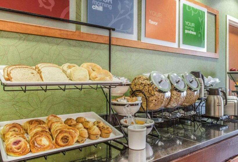 فندق Comfort Inn & Suites