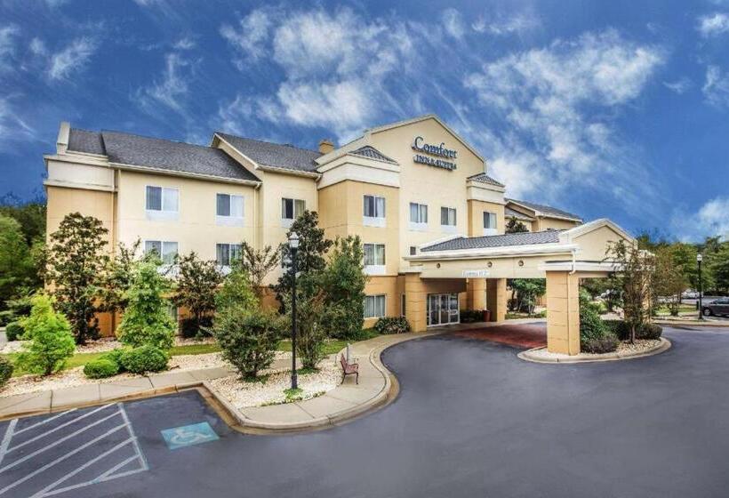 فندق Comfort Inn & Suites