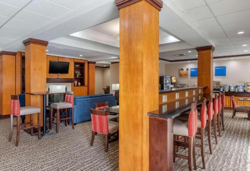 فندق Comfort Inn & Suites