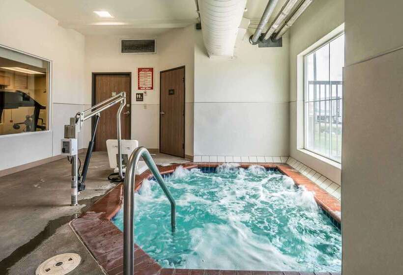 فندق Comfort Inn & Suites