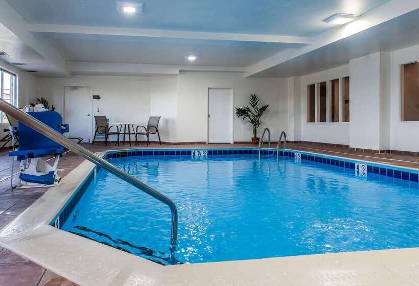 호텔 Comfort Inn & Suites