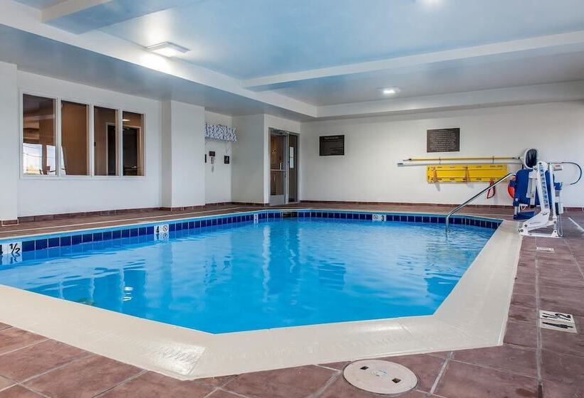 호텔 Comfort Inn & Suites