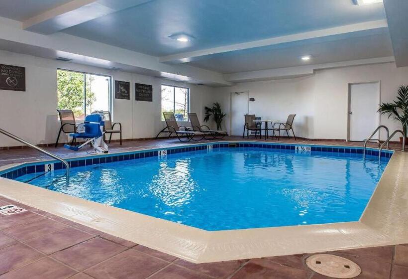 호텔 Comfort Inn & Suites