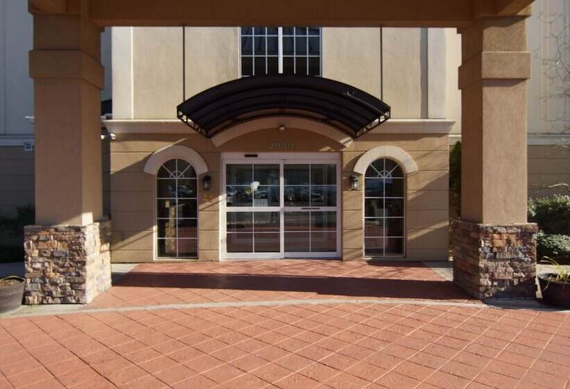 فندق Comfort Suites Near University