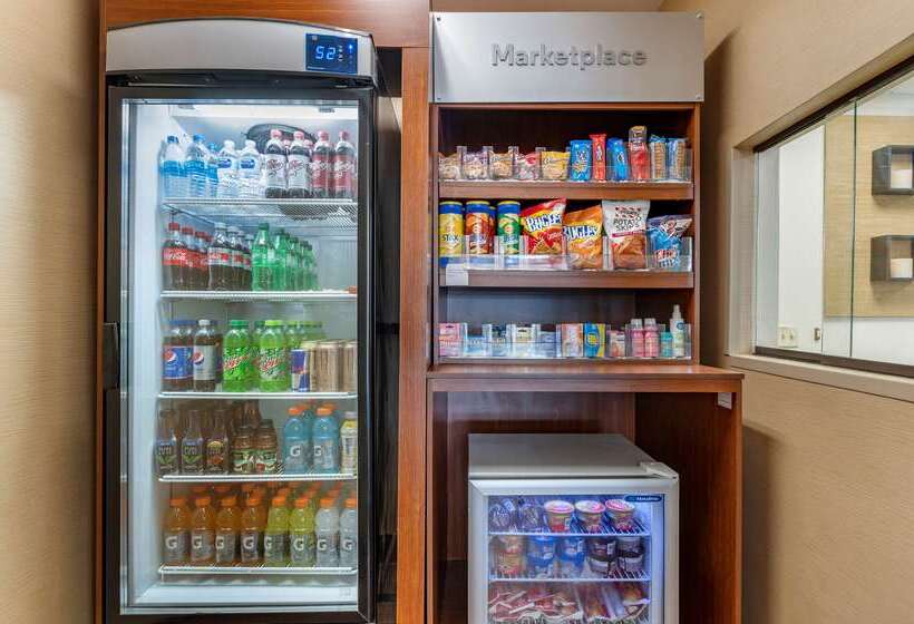 酒店 Comfort Suites North