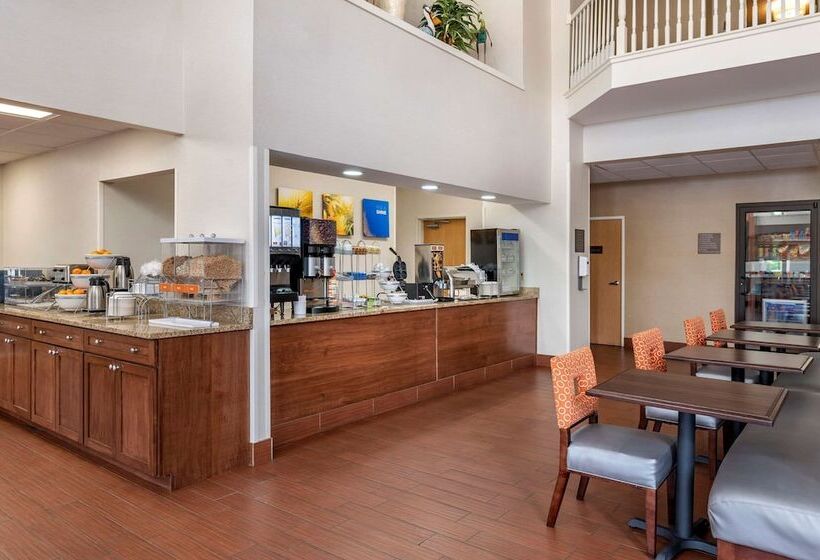 酒店 Comfort Suites North