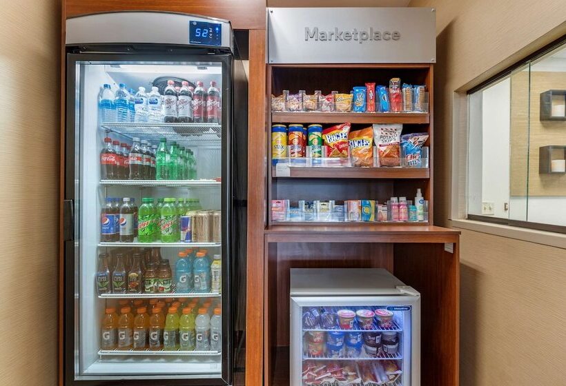 酒店 Comfort Suites North