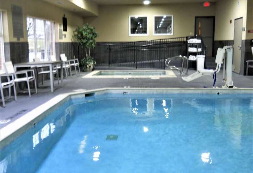 هتل Country Inn & Suites By Radisson, Georgetown, Ky