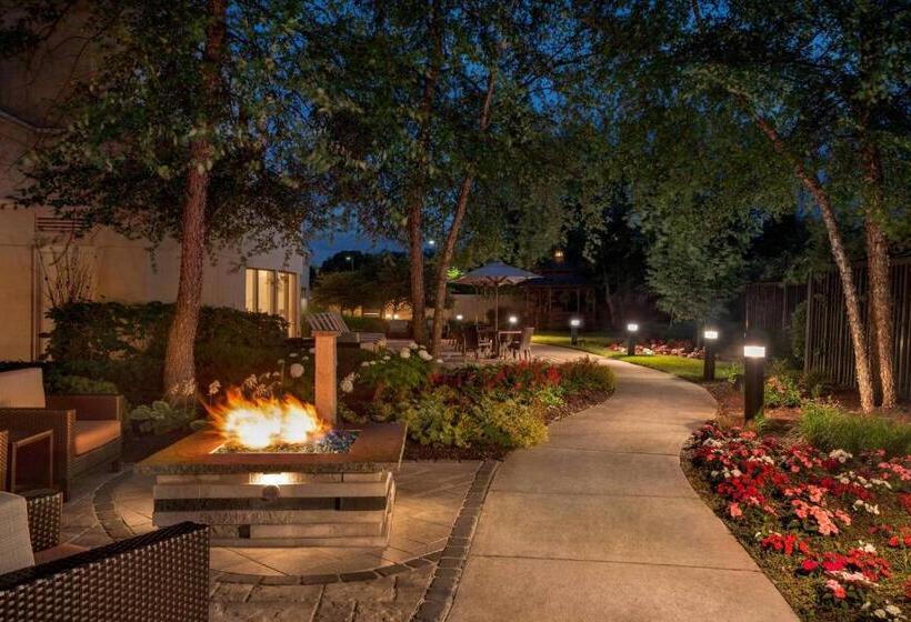 فندق Courtyard By Marriott Middletown Goshen