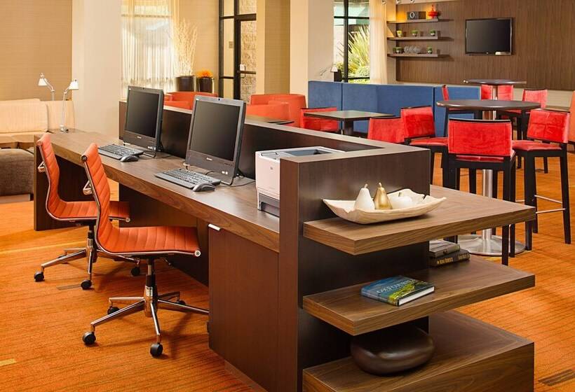 Отель Courtyard By Marriott Sacramento Midtown