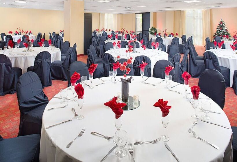 Отель Courtyard By Marriott Sacramento Midtown