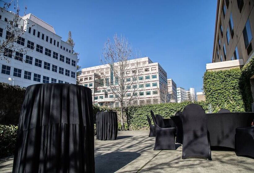 فندق Courtyard By Marriott Sacramento Midtown