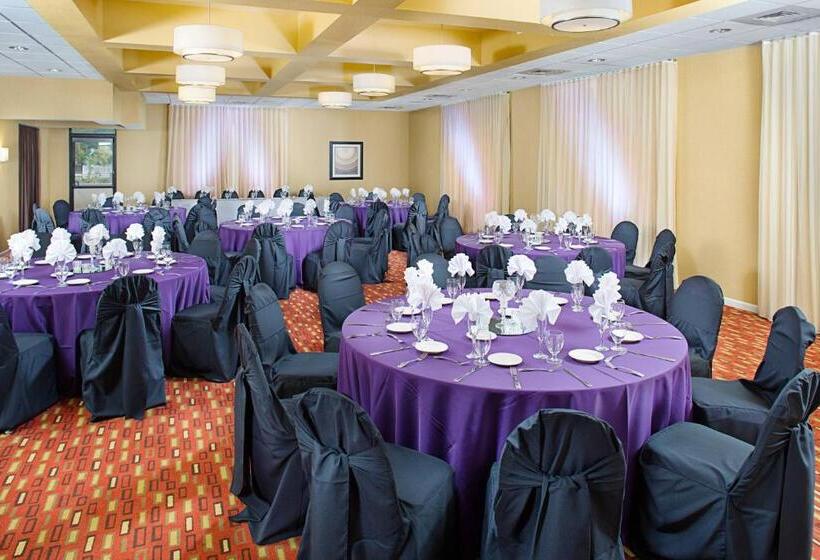 Отель Courtyard By Marriott Sacramento Midtown