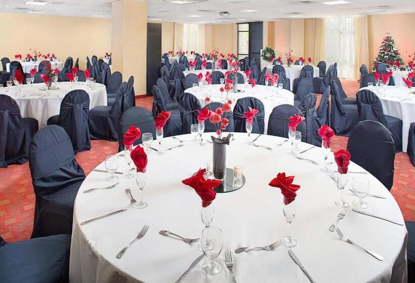 Отель Courtyard By Marriott Sacramento Midtown