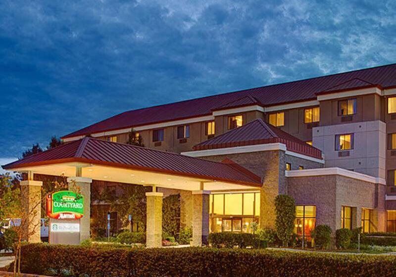 Отель Courtyard By Marriott Sacramento Midtown
