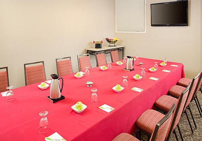 Отель Courtyard By Marriott Sacramento Midtown