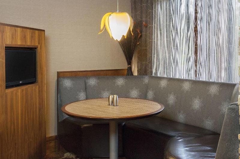 فندق Courtyard By Marriott Ithaca Airport/university