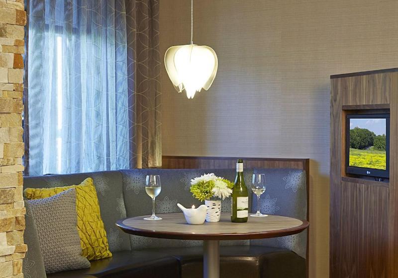 فندق Courtyard By Marriott Ithaca Airport/university